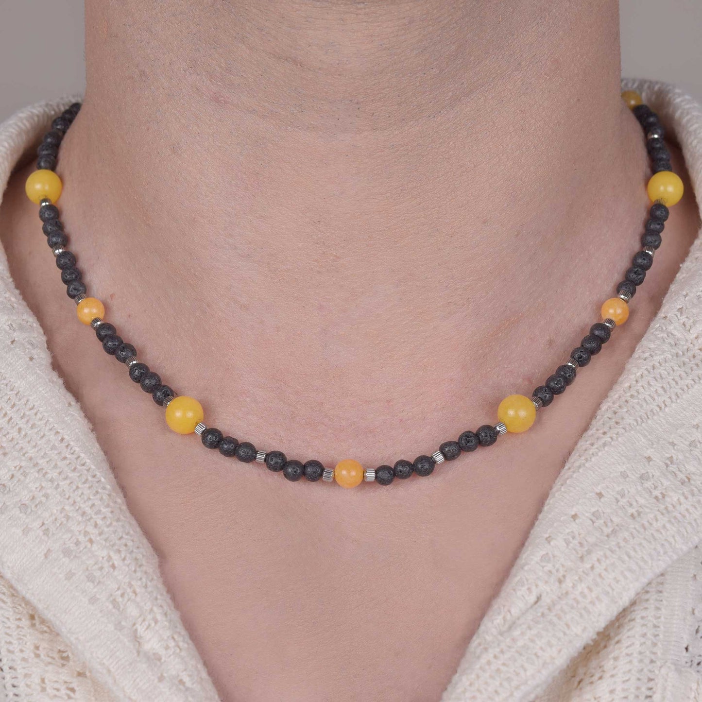 Collana in Pietra Lavica e Agata Gialla