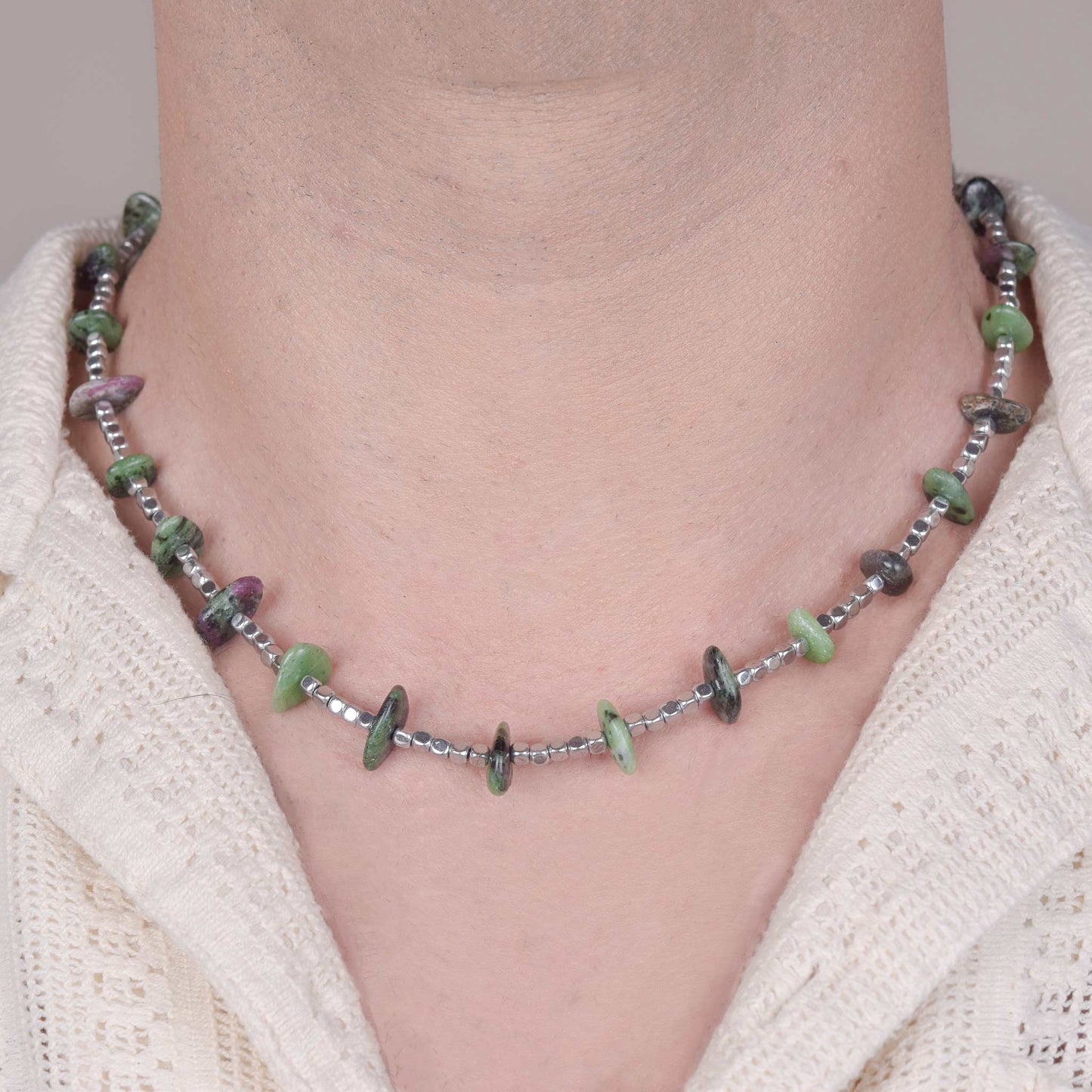 Collana in Ematite e Rubizoisite