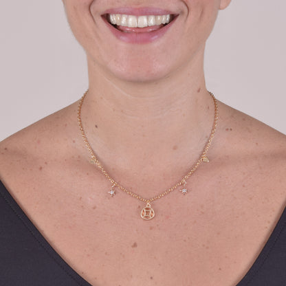 Collana Placcata Oro 18K con Pendente Geometrico, Rosa dei Venti e Cuori