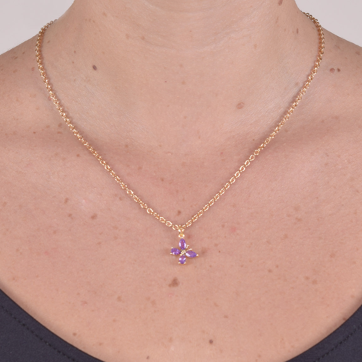 Collana Placcata Oro 18K con Pendente Farfalla e Zirconi Viola