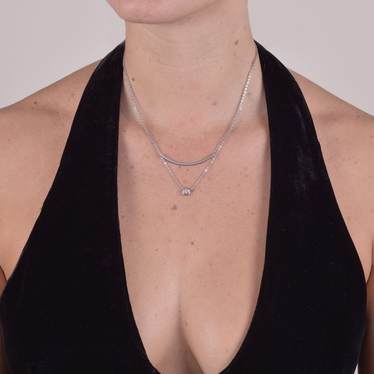 Collana in Argento Sterling 925 Rodiato con Pendente Zircone AAA e Dettaglio Geometrico