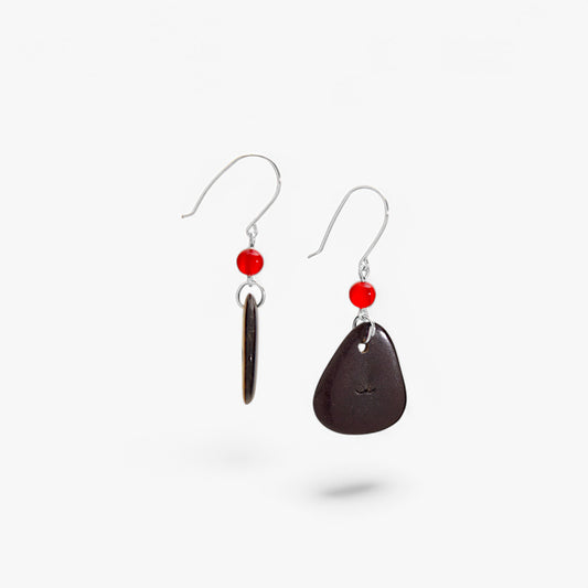 Orecchini in Avorio Vegetale Nero e Agata Rossa