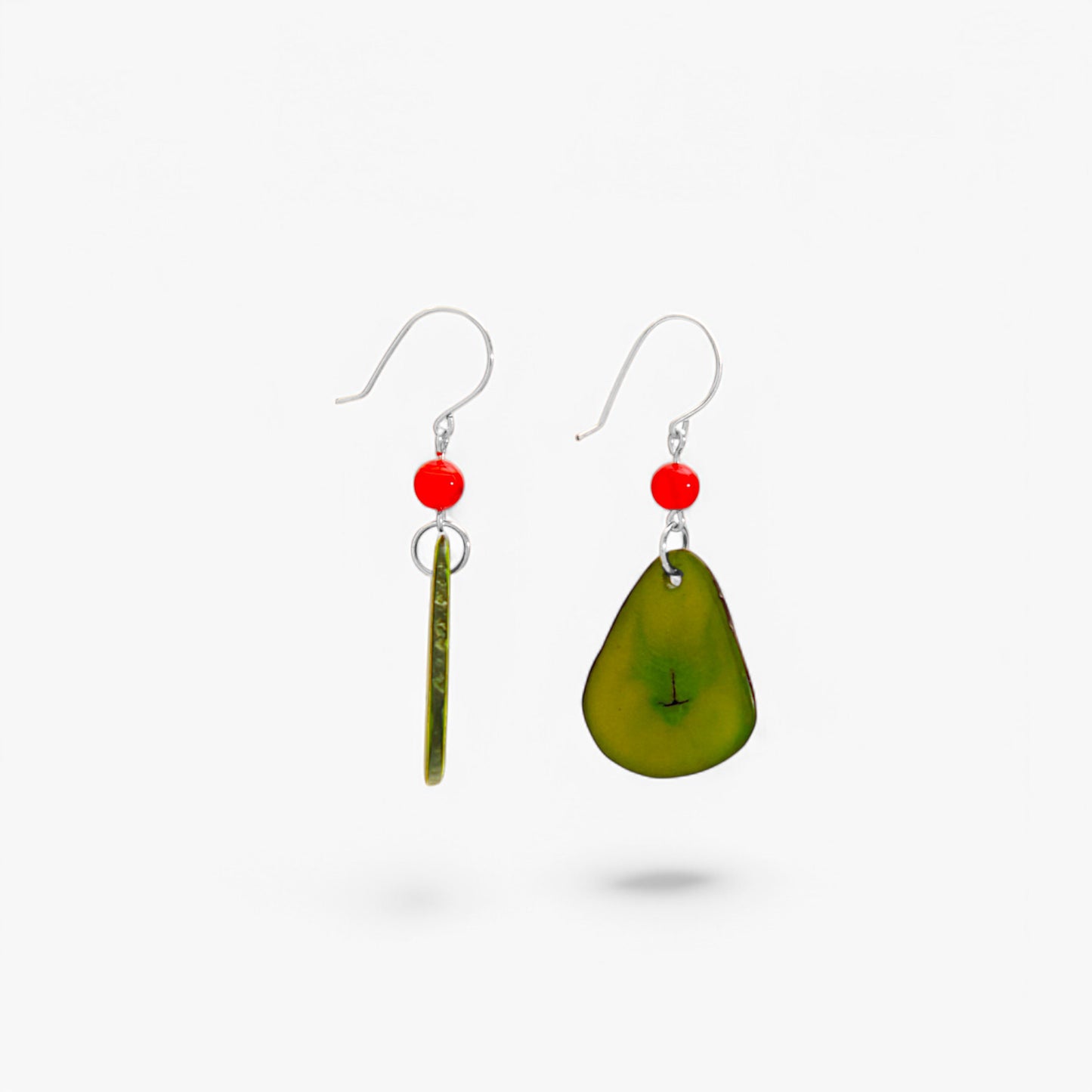 Orecchini in Avorio Vegetale Verde e Agata Rossa