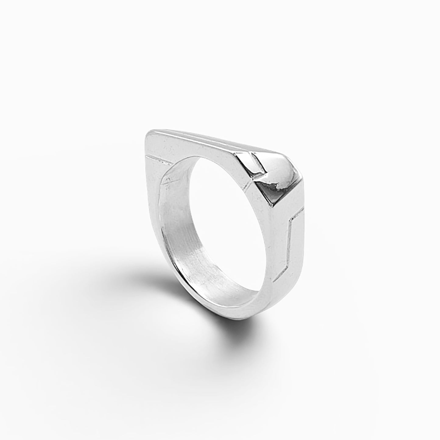 Artefact 01 - Anello