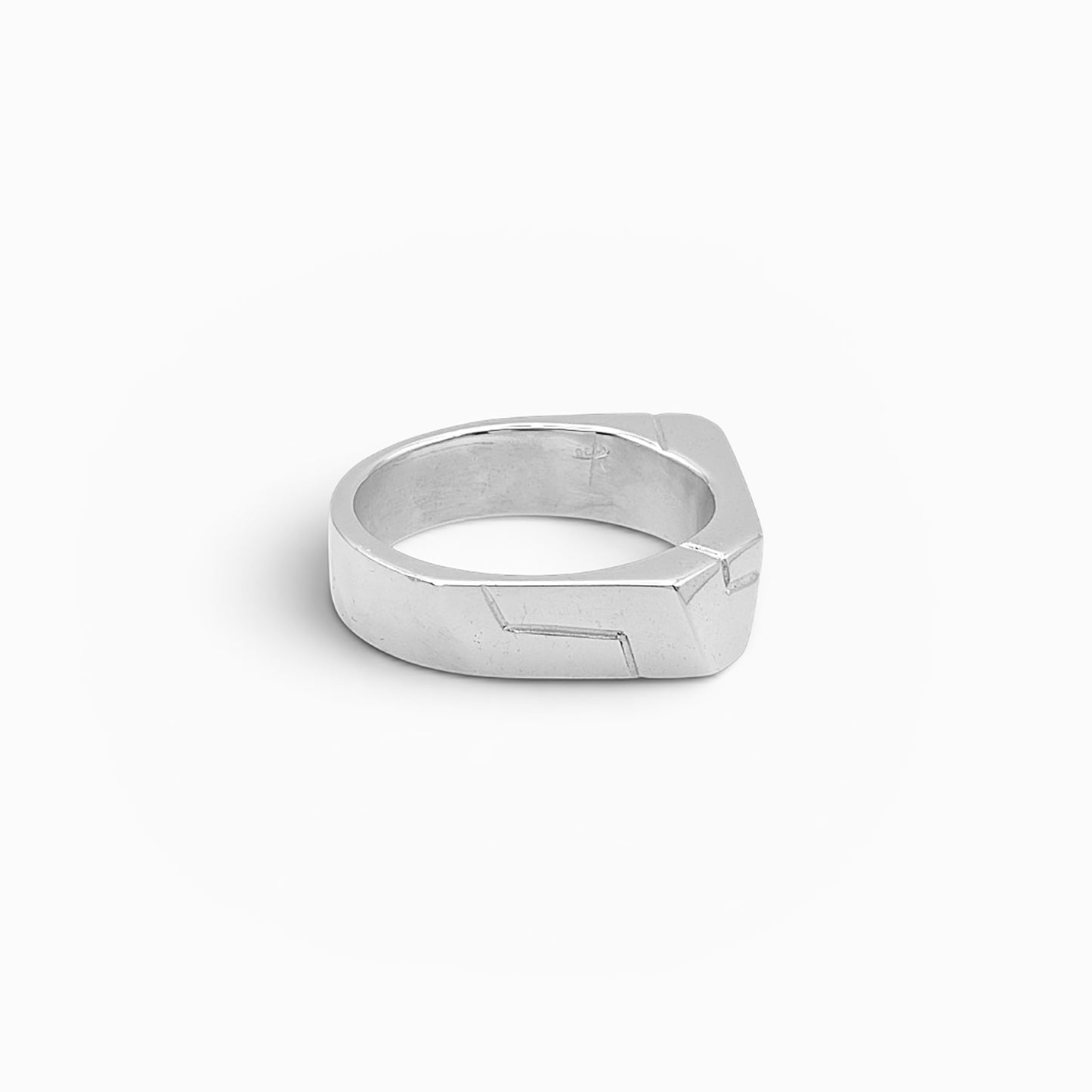 Artefact 01 - Anello