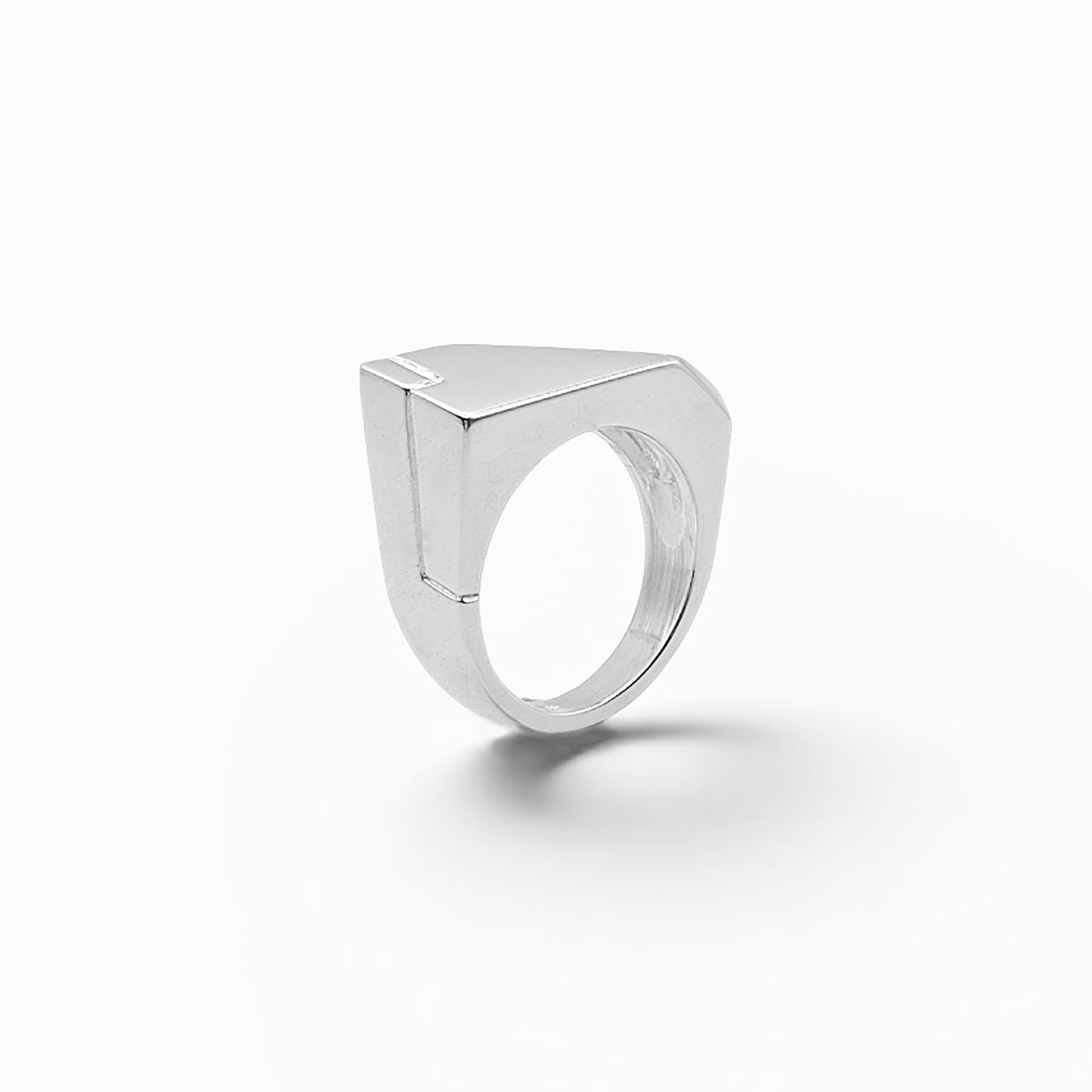 Artefact 02 - Anello